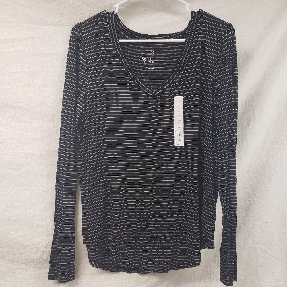 NEW, SO Favorite V neck, Womens med black W/white Stripes Lightweight Casual